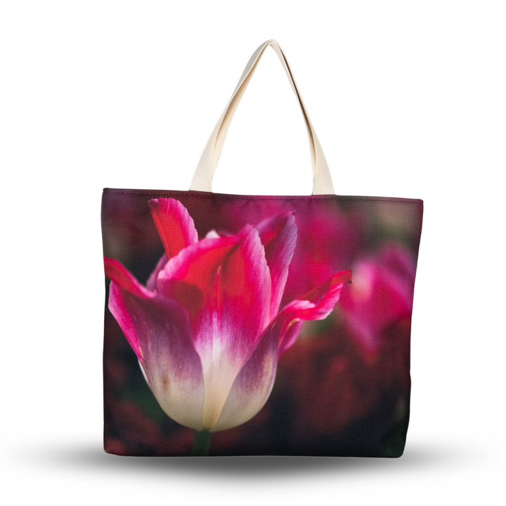 Stylish Parrot Tulip Market Tote, perfect for beauty and practicality in everyday use. Ideal for any occasion!